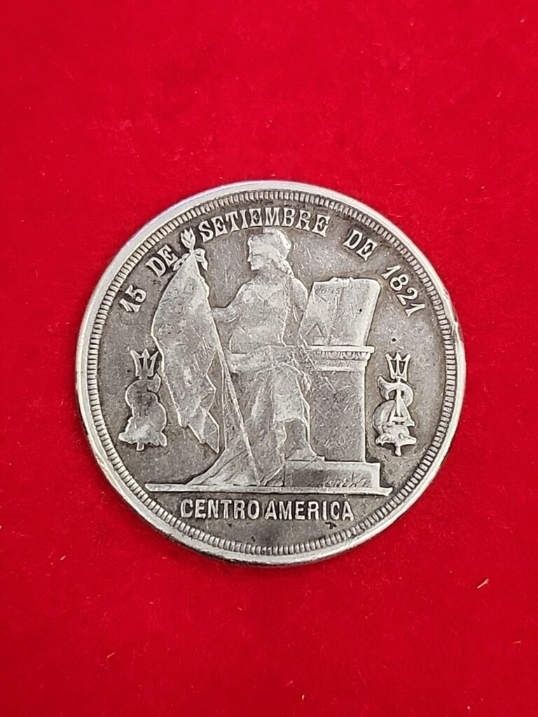 Read more about the article 1886 Honduras Un Peso Piramide Rare Silver  .900 #Z147