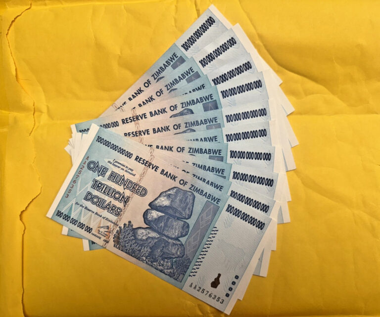 Read more about the article LOT OF 10 🇿🇼 ZIMBABWE 100 TRILLION DOLLAR AA/2008 🔥 PRE-ORDER  SHIPS 07/12/25