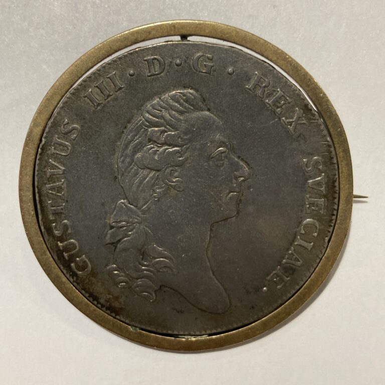 Read more about the article Sweden 1776 OL 1 Riksdaler in Swivel Bezel