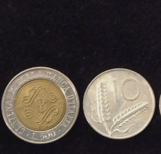 Read more about the article Italy 7 different type coins 500 lire 50 lire10 lire 5 lire 5 centisimi