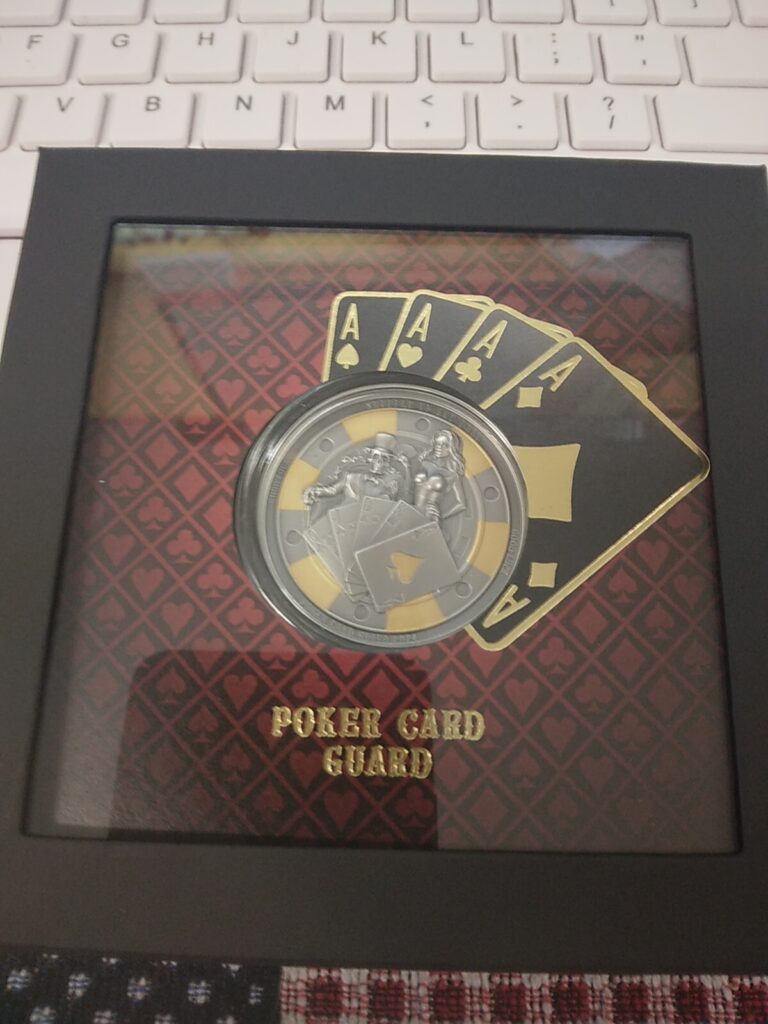 Read more about the article 2024 Palau Poker Card Guard UHR 1 oz. Silver .999 Antiqued Gilded Coin LOT#A009