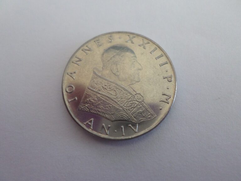 Read more about the article Beautiful mirrorlike AU+ Pope John XX III Vatican City Coin 1962 50 Lira 100k
