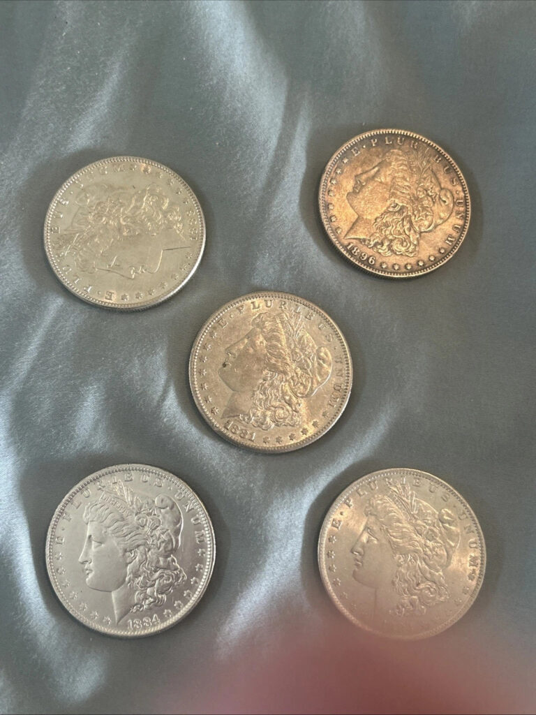 Read more about the article Lot of 5 1878-1893 US Morgan Silver Dollars – Uncirculated Random（CC ）Year Coins