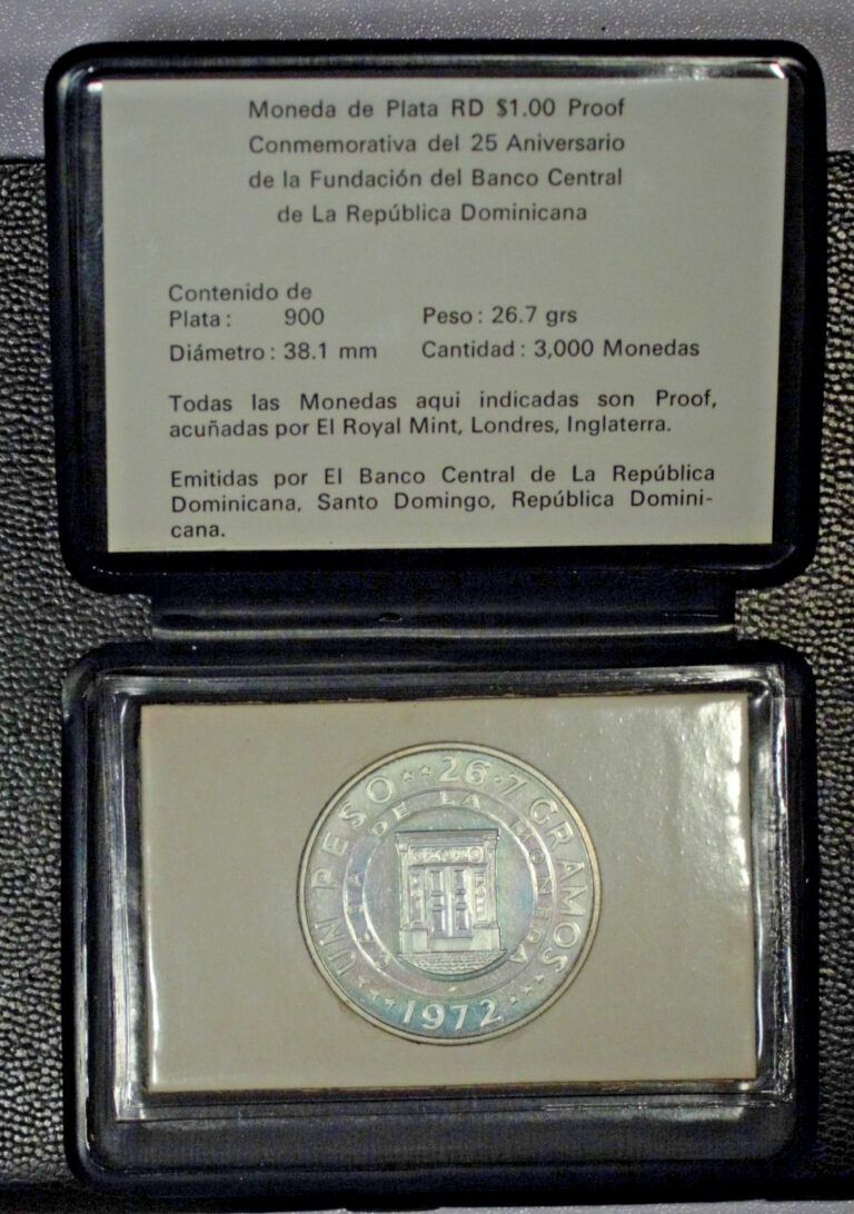 Read more about the article 1972 Dominican 1 Un Peso  SILVER  25th anniversary  3 000 mintage  in OGP