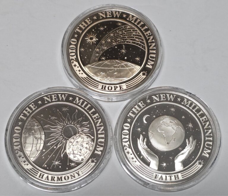 Read more about the article Set of (3) 2000 Kiribati Millenium Silver  Trimmillium and Copper Nickel Coins