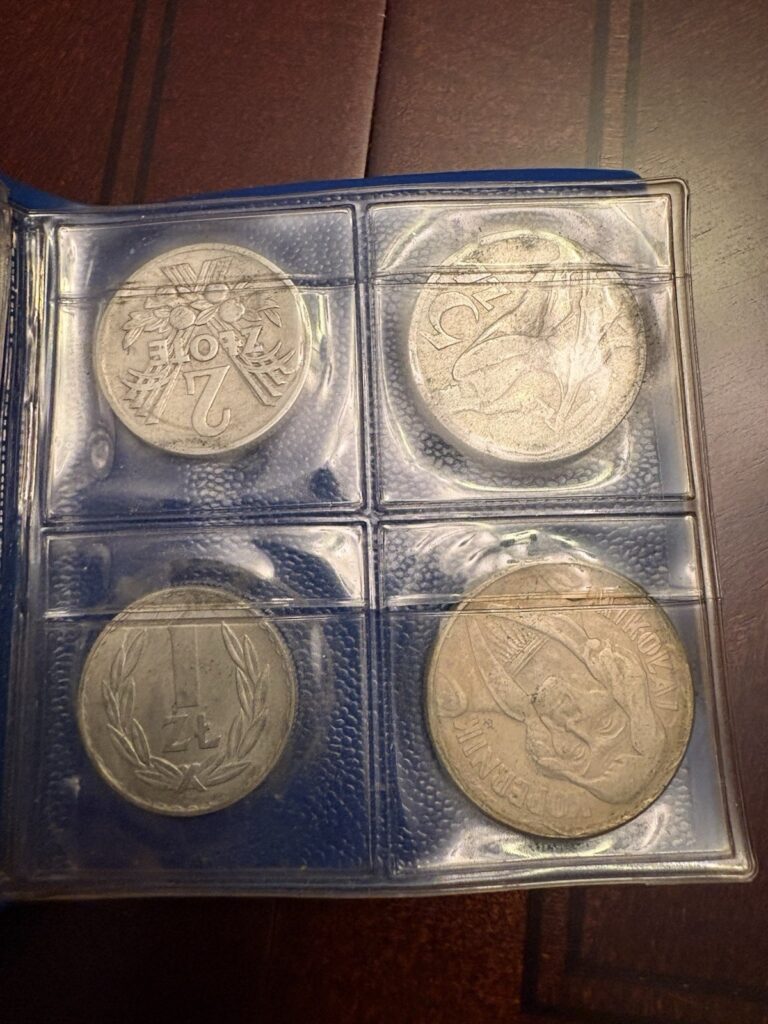 Read more about the article Vintage Polish Coin Collection in Original Folder -Circulation and Commemoratives