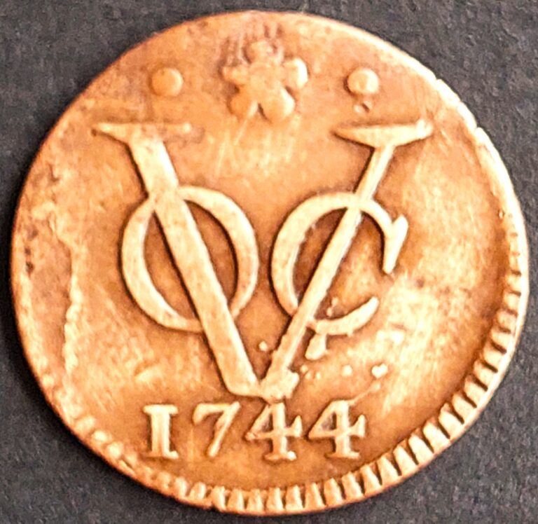 Read more about the article 1744 VOC Duit   crowned Holland arms   nice classic copper coin       # 2055-2