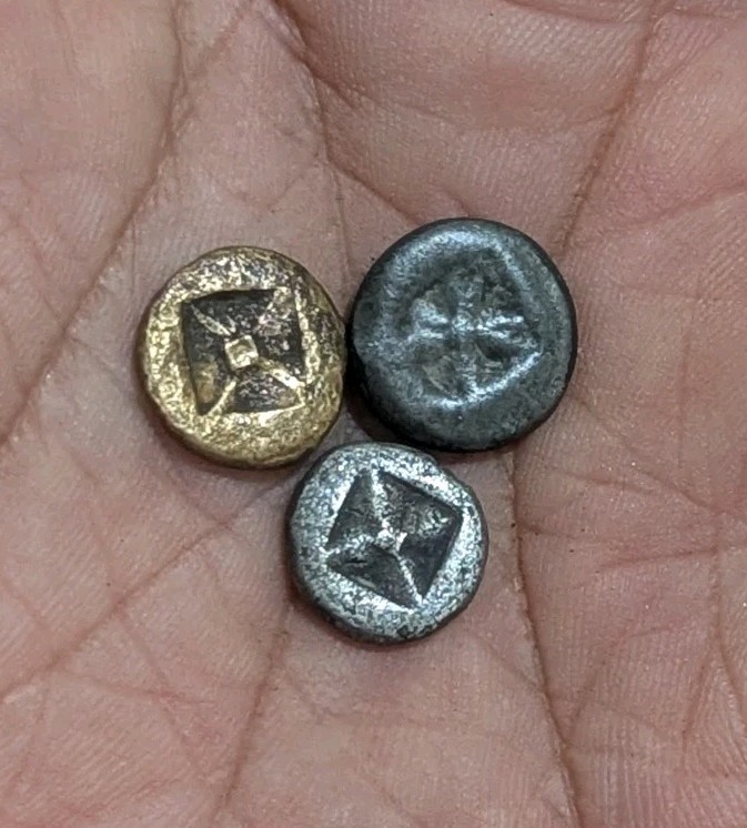 Read more about the article SET 3 Pcs Indonesia  Sriwijaya Empire (7th-11th Century )Tin Bronze SILVER Coins