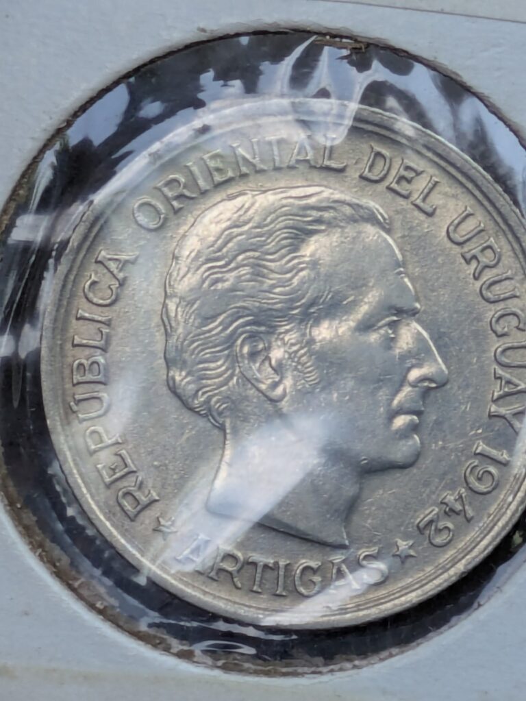 Read more about the article Uruguay 1942 1 Peso  Cougar Silver