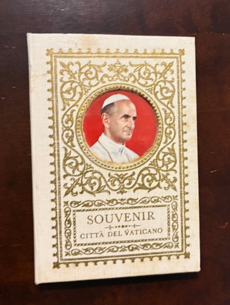 Read more about the article Souvenir Citta Del Vaticano 1960s / 1970s Pope Paul VI Coins Stamps Vatican City