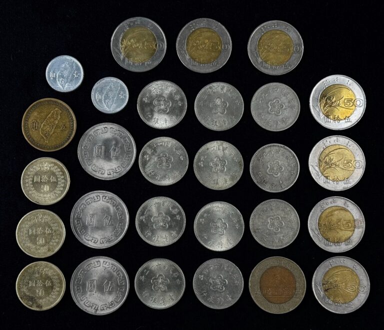 Read more about the article OLD Republic of China TAIWAN Coin LOT * 1954-1997 * 1 5 50 NEW DOLLAR Coins BULK