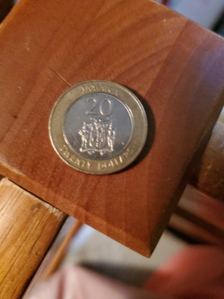 Read more about the article Bahamas $20 Bimetallic Coin Vintage Currency