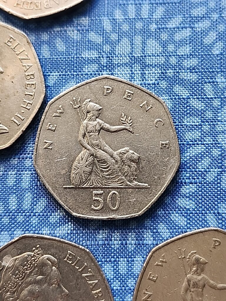 Read more about the article Great Britain ☆ QUEEN ELIZABETH II ☆ 50 New Pence ☆ 1 Coin☆ Mixed Dates ☆ Nice.