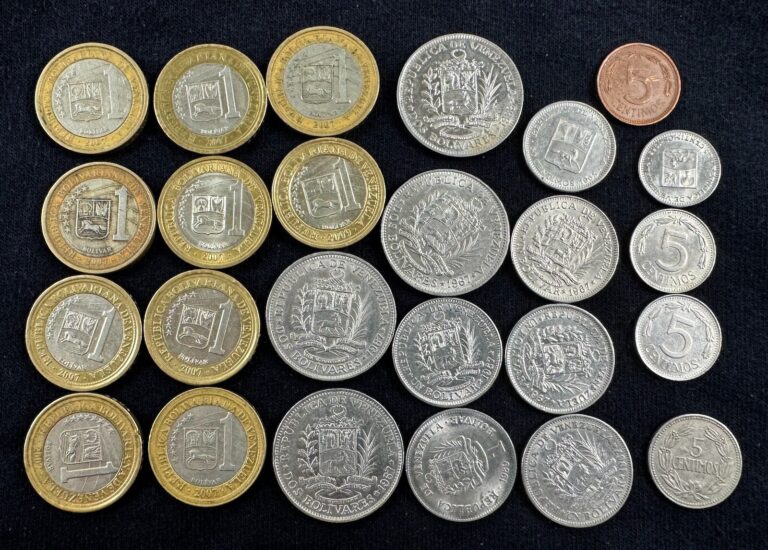 Read more about the article Venezuela Coin LOT * 1965-2009 Venezuelan BOLIVAR BOLIVARES CENTIMOS Coins BULK