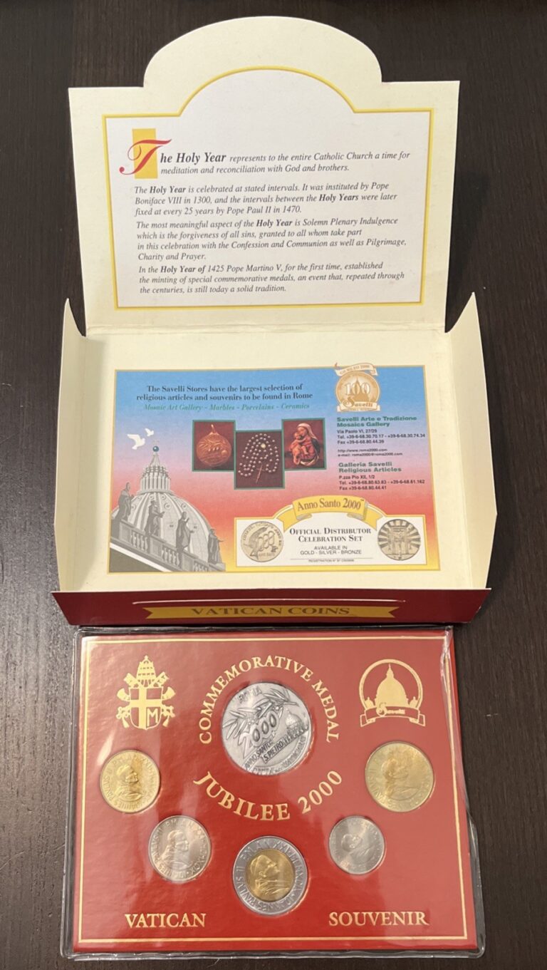 Read more about the article Vatican City Coins Souvenirs Jubilee 2000 Mint Set. 5 Coins and Medal