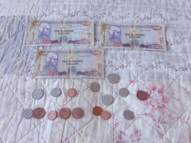 Read more about the article Vintage $1500 Jamaica Dollars Bank Notes + Coins