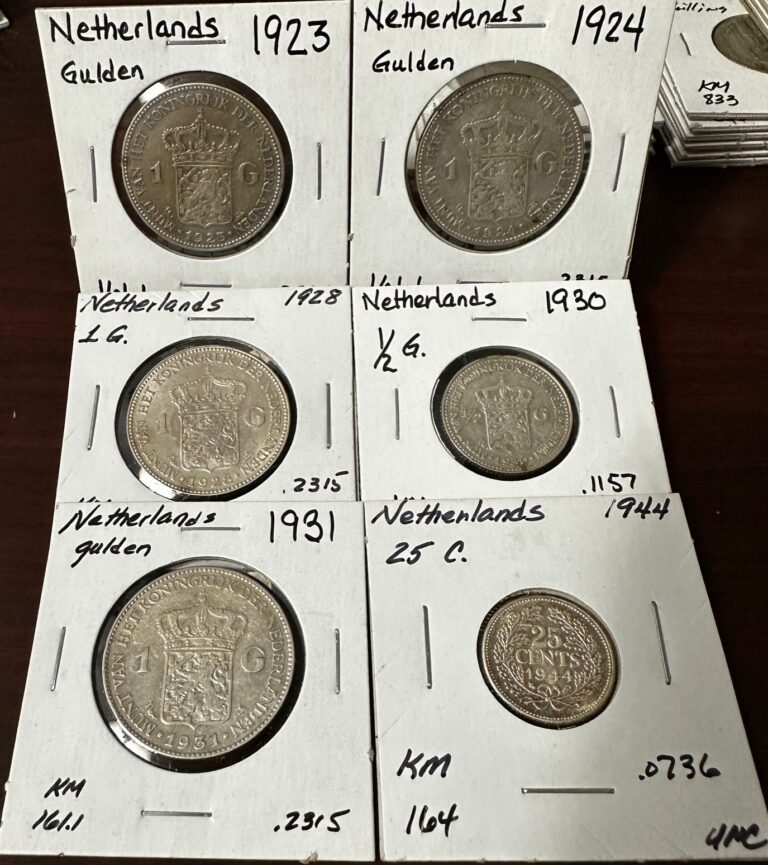 Read more about the article 1923 – 1944 Netherlands Silver One 1/2 Gulden KM# 160 161.1 160 (6) Coin Lot