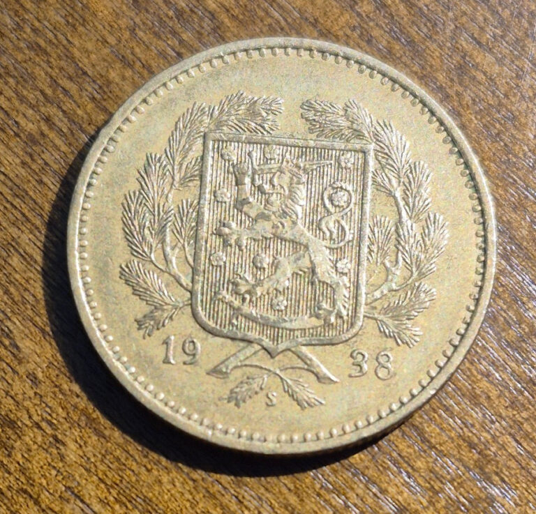 Read more about the article Finland Coin: 1938 10 markkaa; A large  uncommon coin