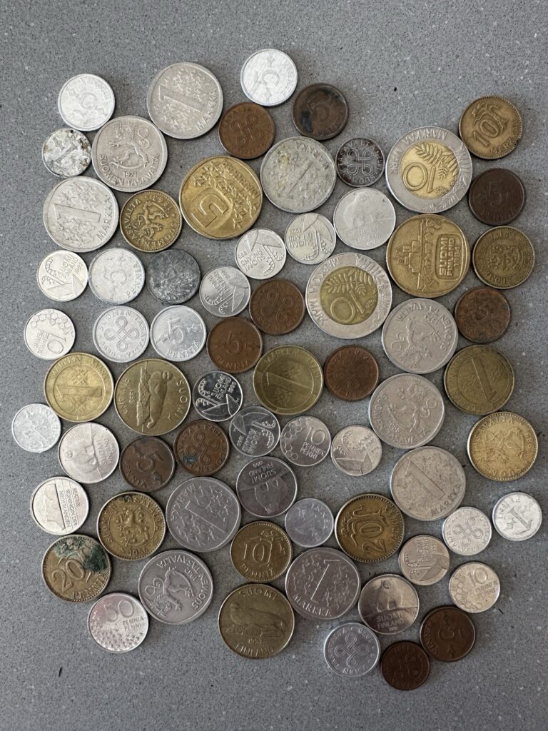 Read more about the article FINLAND Lot of 68 Coins
