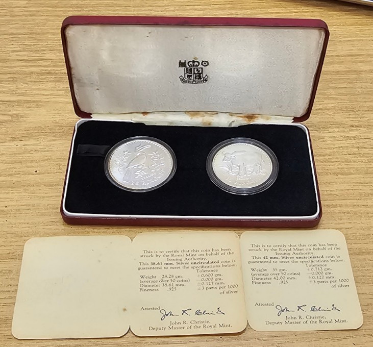 Read more about the article 1976 Malaysia .925 Silver 2-Coin Set 25 and 15 Ringgit with Case and COA