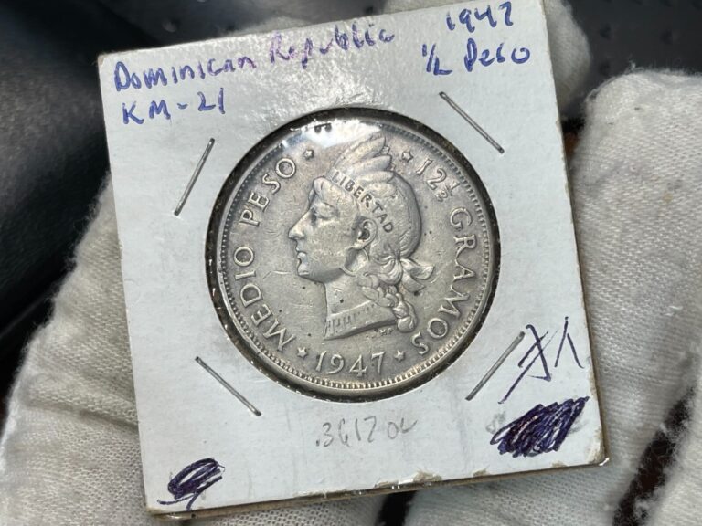 Read more about the article 1947 Dominica Republic 1/2 Peso Silver Coin