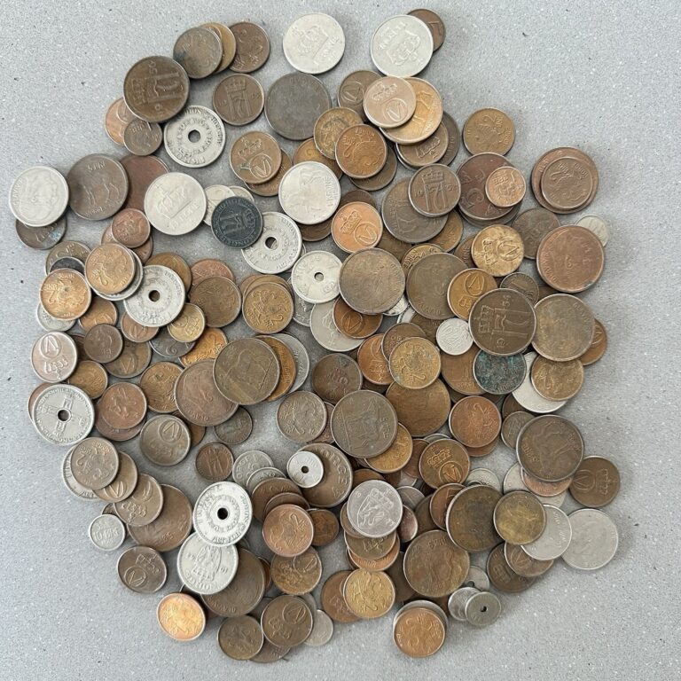 Read more about the article NORWAY 2 Lbs. Lot of Coins – Actual Coins In Photo