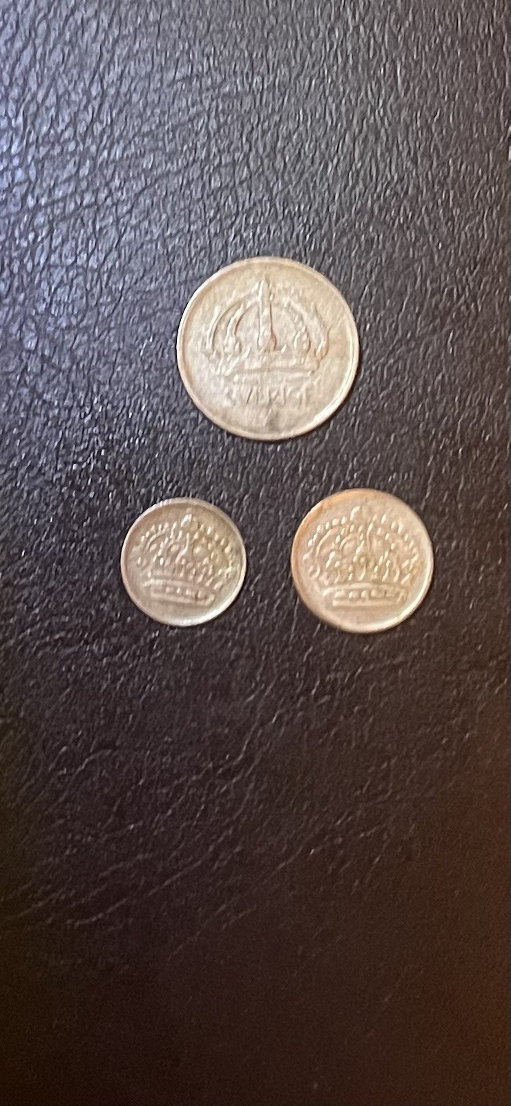 Read more about the article Sweden 40% Silver  Coins  One Each Of  10  25 And 50 Ore