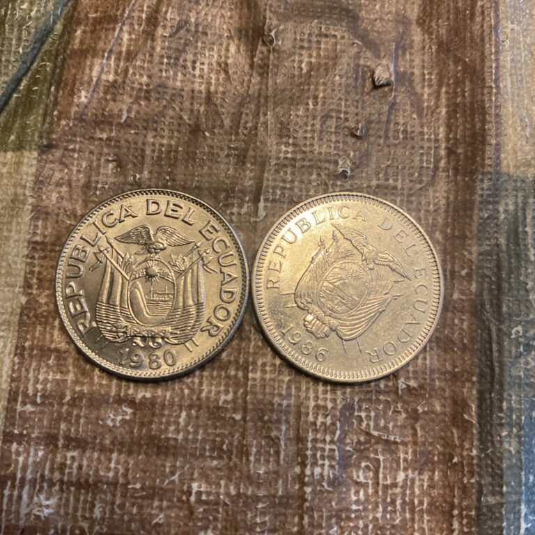 Read more about the article 1986  1980 Ecuador 1 Sucre- 2 Coins-Circulated Condition