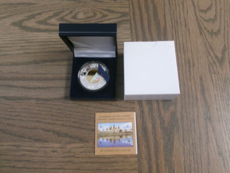 Read more about the article 2001 Cambodia Angkor Wat Silver Proof Hologram Coin-Wonders of the World-MIB/COA