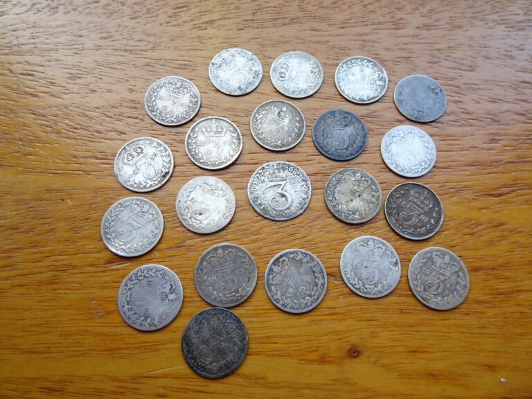 Read more about the article 20 X QUEEN VICTORIA SILVER THREEPENCE COINS 0.925 GREAT BRITAIN UK LOW GRADE
