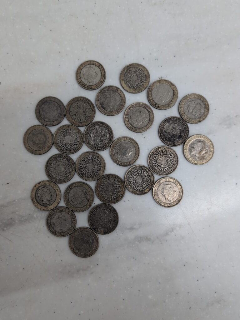 Read more about the article (£50 Face Value) Current Style £2 Pound Coins Spend Exchange (25 Coins)