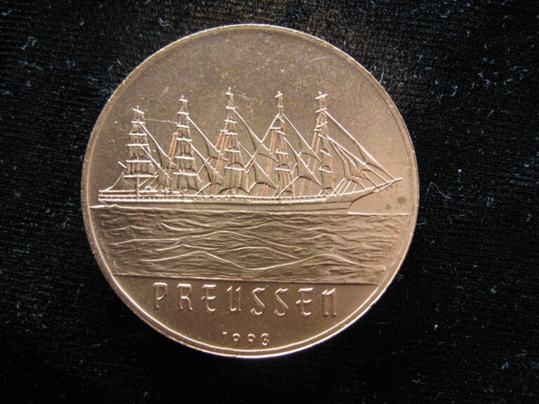 Read more about the article Large old world coin BENIN 200 francs 1993 KM10 “Preussen tall ship” (232)