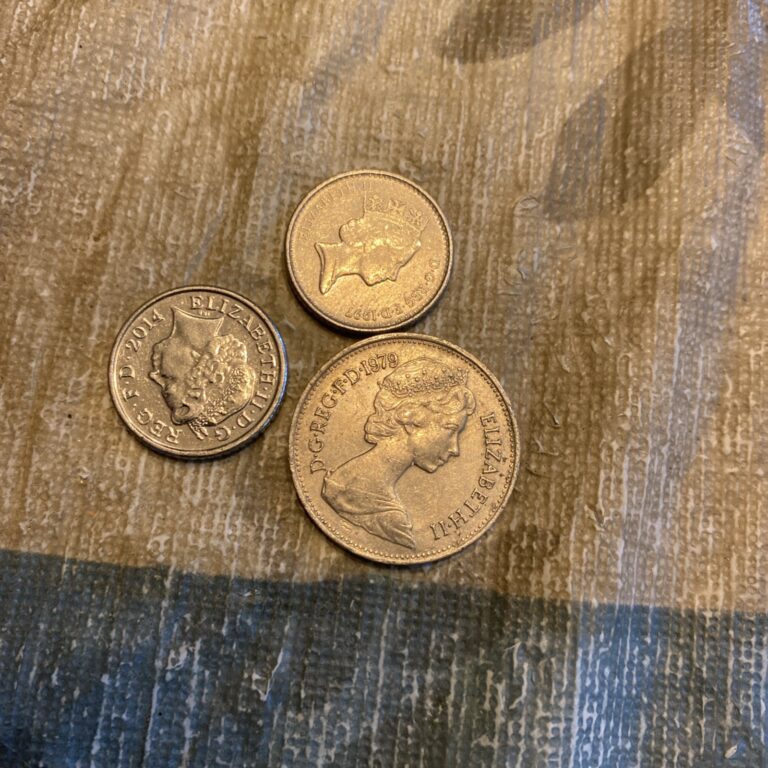 Read more about the article 3 Coins England Different 5 Pence Styles