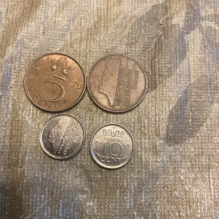 Read more about the article 4 Netherlands- 1985  1979 5 Cents  1983  1948 10 Cents  Coins