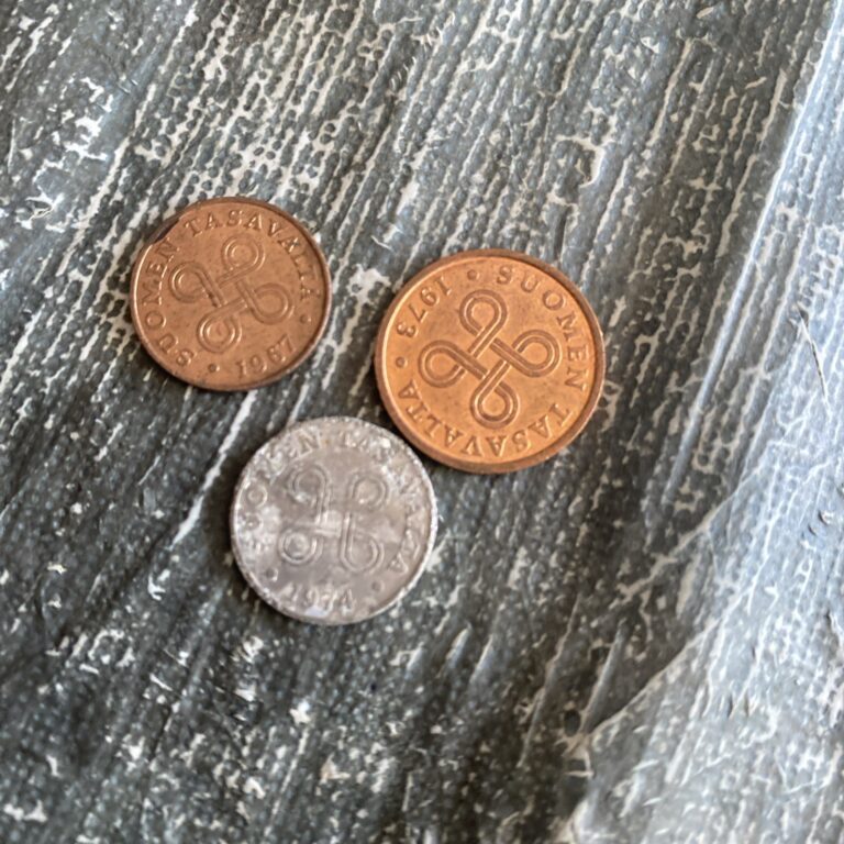 Read more about the article 1973 Finland 1￼5 Pennia  1967  1974 Penni   -3 Coins-