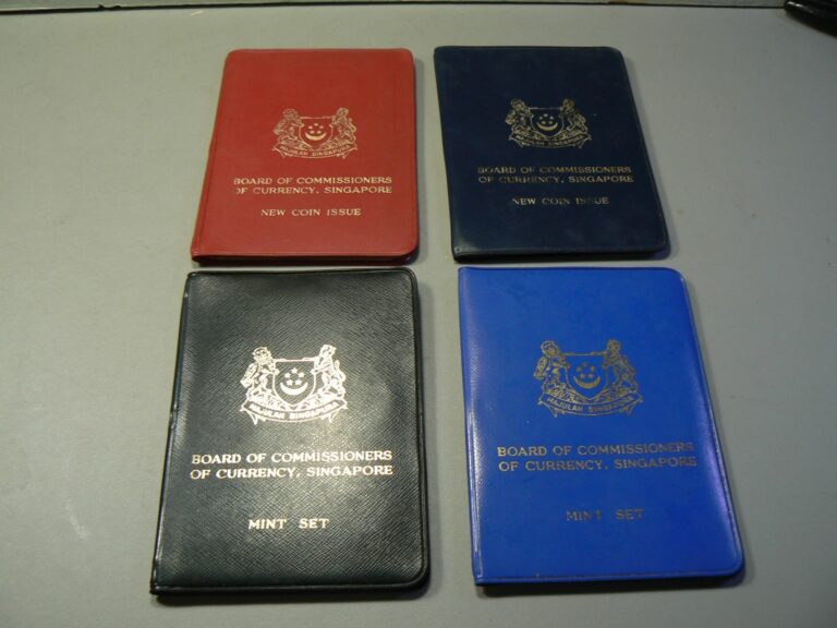 Read more about the article Lot  of 4 x Singapore Mint Set New Coin Issue 1967 1968 1969 1970
