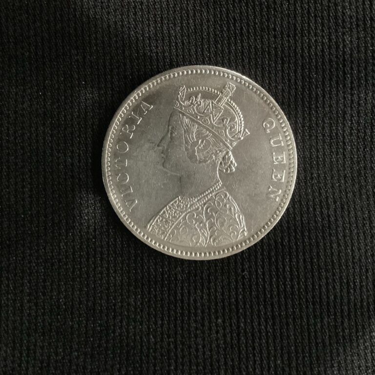 Read more about the article BRITISH INDIA 1862 VICTORIA QUEEN ONE RUPEE BEAUTIFUL SILVER COIN