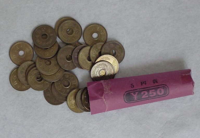Read more about the article 50 JAPANESE FIVE YEN COINS – ¥5 COIN ROLL – CIRCULATED WITH MIXED DATES – FS