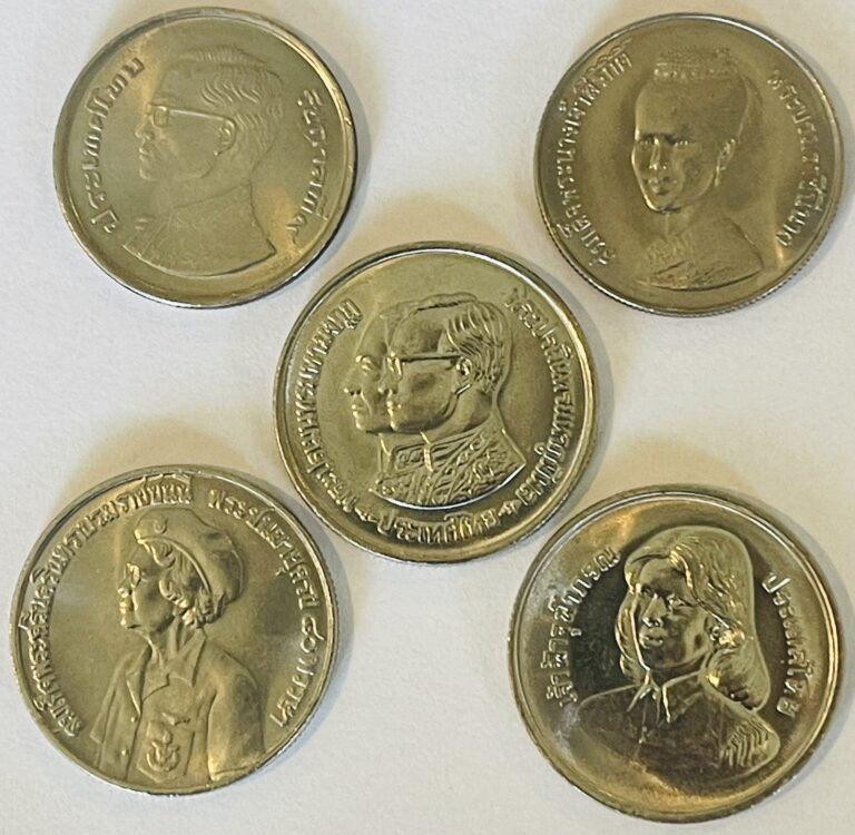 Read more about the article Thailand Lot (5) 5 and 10 Baht Commemorial Coins 1977-1981 Y120 135 137 141 146UNC