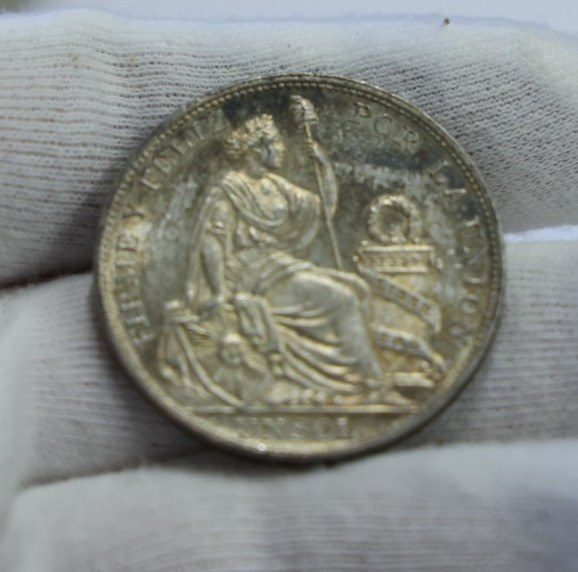 Read more about the article 1894 Republic Peru Un Sol Silver Crown Unc