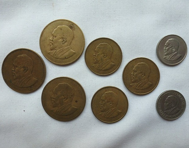 Read more about the article 8 Kenya Old Coins Lot 1966-1975 Five Ten Fifty Cents Circulated