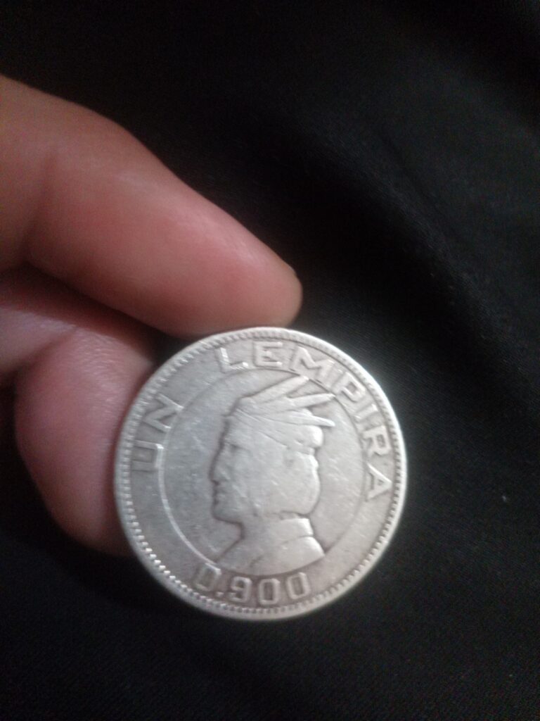 Read more about the article 1932 REPUBLICA DE HONDURAS UN LEMPIRA SILVER COIN KM# 75