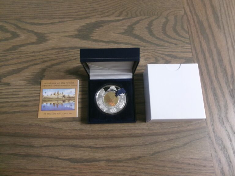 Read more about the article 2001 Cambodia Angkor Wat Silver Proof Hologram Coin-Wonders of the World-MIB/COA
