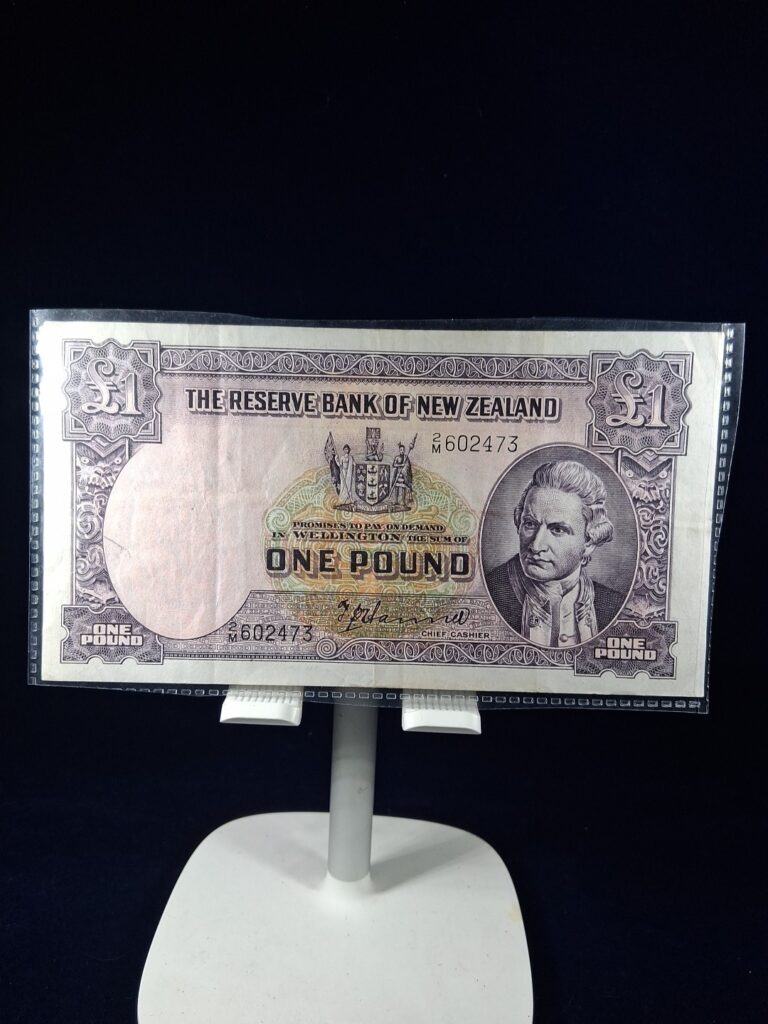 Read more about the article RARE 1940-1955 NEW ZEALAND WORLD WAR II  PRE DECIMAL ONE POUND BANKNOTE
