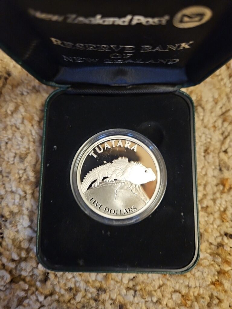 Read more about the article 2007 New Zealand Silver Frosted Proof Coin Tuatara