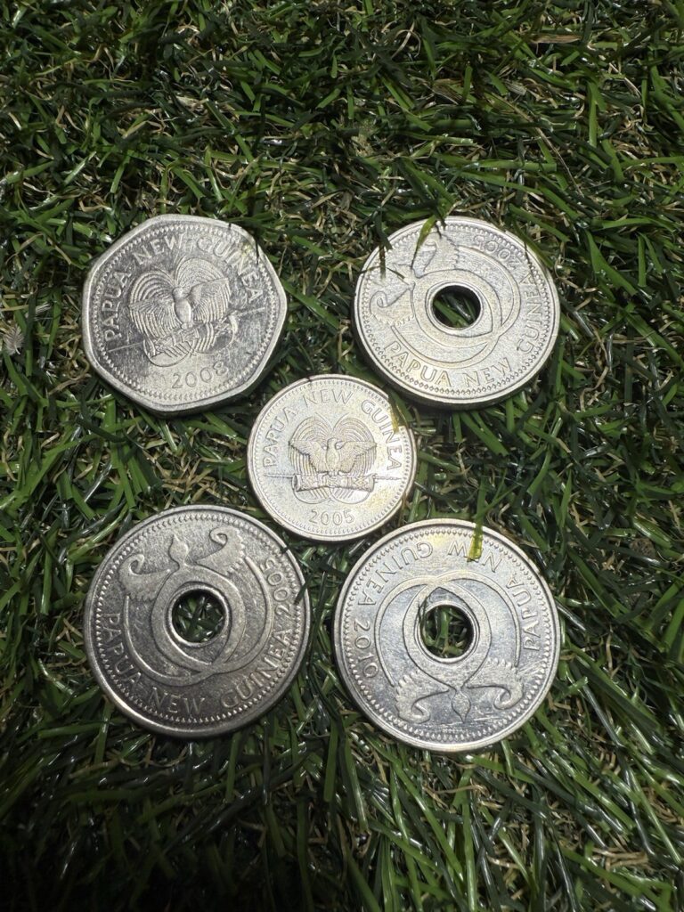 Read more about the article Lot of 5 PAPUA NEW GUINEA coins 2005-2010