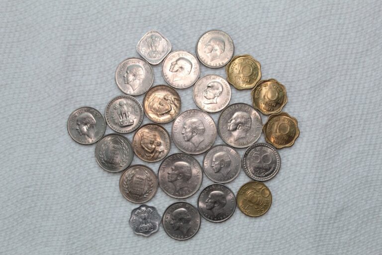 Read more about the article India coins  23 total  1R 1964  50 Paisa  2/5/10/20 Paisa 1964-72  nice coins