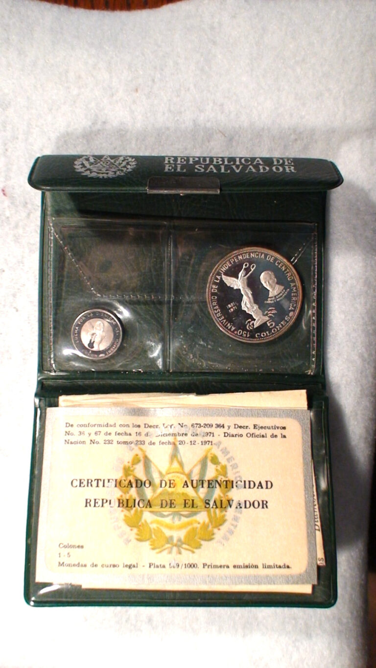 Read more about the article 1971 EL SALVADOR 900 SILVER  1 and 5 COLONES PROOF COINS DISPLAY SHEATH AND COA!