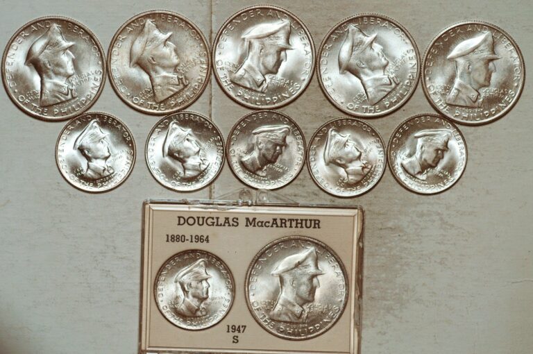 Read more about the article 1947 PHILIPPINES GEN. MACARTHUR SILVER 50 CENTAVOS + 1 PESO (12 COINS) UNC-BU!
