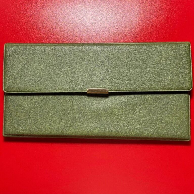 Read more about the article HAITI EMPTY WALLET+COA 5 10 25 GOURDES SILVER PROOF NO COINS 1967 1968 1969 1970